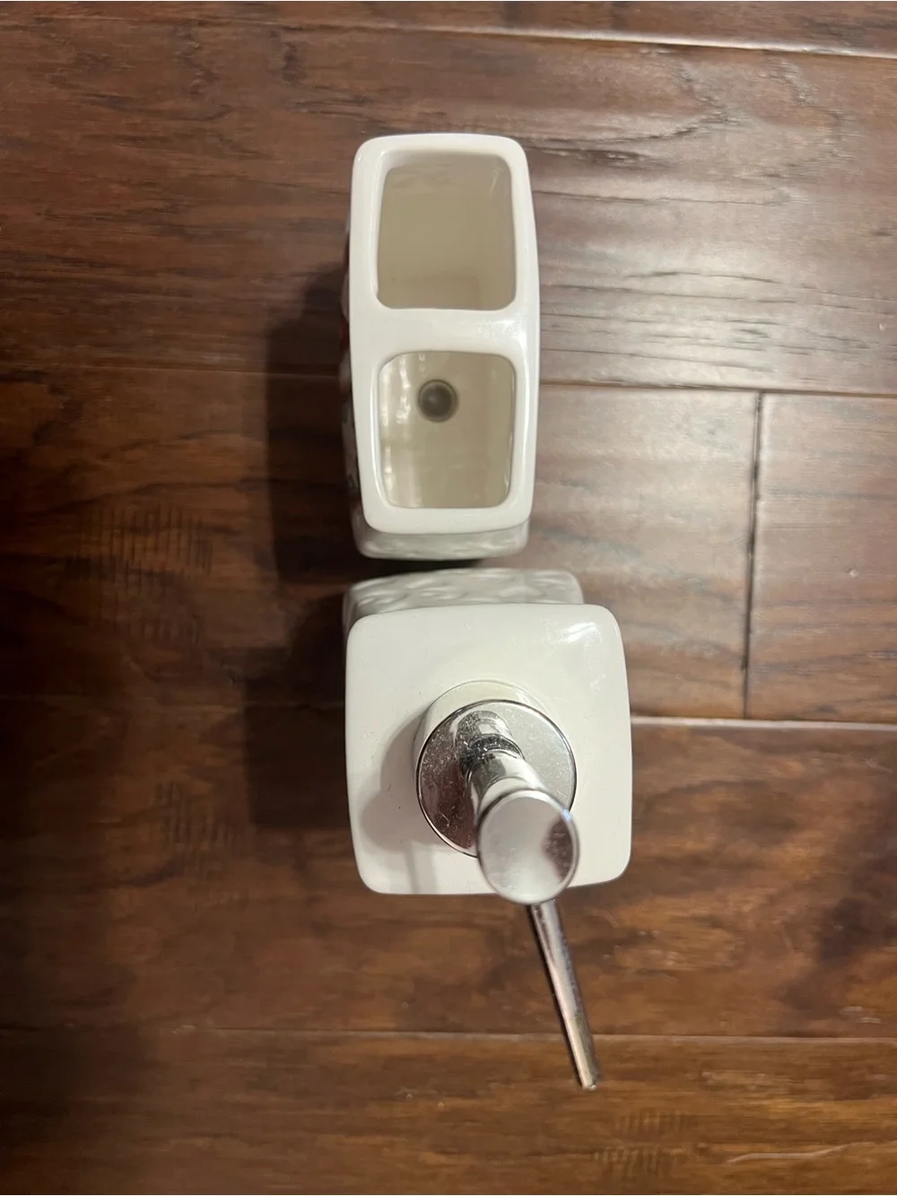 2 Piece Ceramic Bathroom Set Toothbrush Holder and Dispenser New
